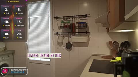 Snapshot of javierduro24 chatting on 12.15.24 javierduro24 online show from 12.15.24