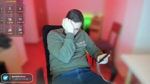 Snapshot of javierduro24 chatting on 12.15.24 javierduro24 online show from 12.15.24