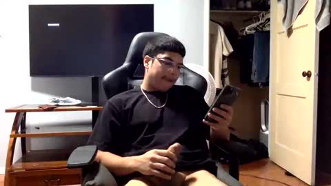 Snapshot of jay2sexyy02 chatting on 11.10.25 jay2sexyy02 online show from 11.10.25