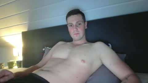 Snapshot of jayfex97 chatting on 09.30.25 jayfex97 online show from 09.30.25