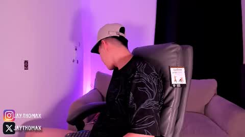 Snapshot of jaythomax chatting on 10.01.25 jaythomax online show from 10.01.25