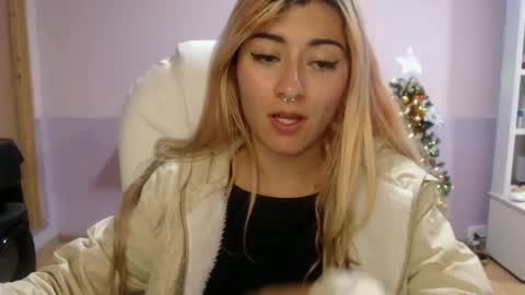 Snapshot of jean_monroe chatting on 12.09.24 Jean online show from 12.09.24