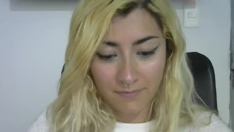 Snapshot of jean_monroe chatting on 09.18.25 Jean online show from 09.18.25