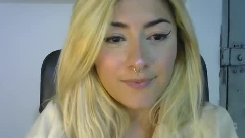 Snapshot of jean_monroe chatting on 09.25.25 Jean online show from 09.25.25