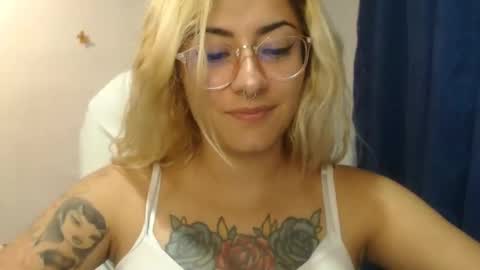 Snapshot of jean_monroe chatting on 11.14.25 Jean online show from 11.14.25