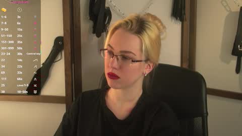 Snapshot of jeancoleex chatting on 10.09.25 Jean online show from 10.09.25