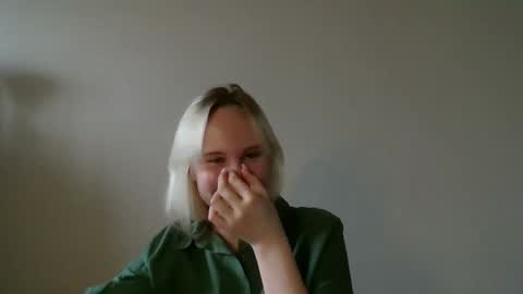 Hi Im Stella online show from 10.14.25