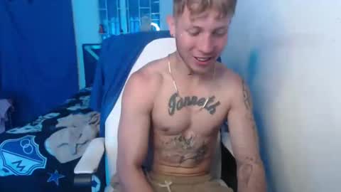 Snapshot of jeanpier_97 chatting on 09.29.25 santiago online show from 09.29.25