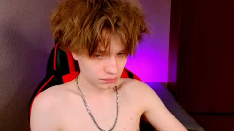 Snapshot of jeffreyue chatting on 10.02.25 Jeffrey online show from 10.02.25