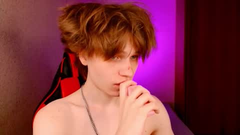 Snapshot of jeffreyue chatting on 10.05.25 Jeffrey online show from 10.05.25