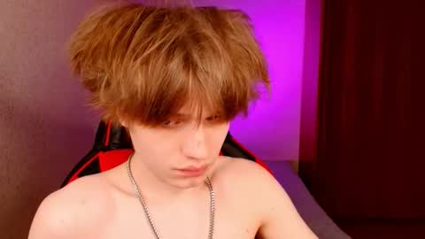 Snapshot of jeffreyue chatting on 10.11.25 Jeffrey online show from 10.11.25