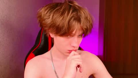 Snapshot of jeffreyue chatting on 10.18.25 Jeffrey online show from 10.18.25