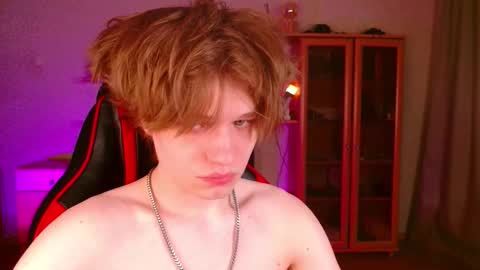 Snapshot of jeffreyue chatting on 11.09.25 Jeffrey online show from 11.09.25