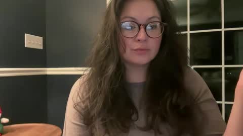 Snapshot of jellybeanin chatting on 12.25.24 Jelli online show from 12.25.24