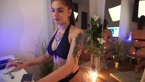 Snapshot of jeniffer_foxx chatting on 09.19.25 jeniffer_foxx online show from 09.19.25