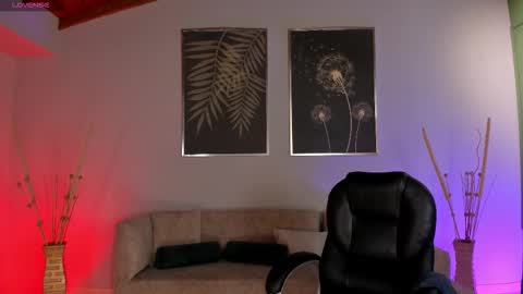 Snapshot of jennaolson chatting on 09.19.25 Jenna Olson online show from 09.19.25