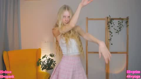 Snapshot of jenny_ames chatting on 12.05.24 Jenny online show from 12.05.24