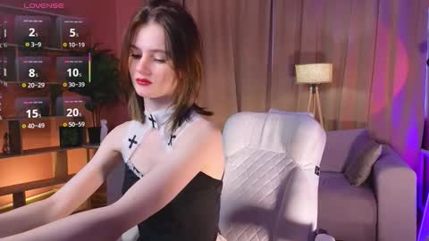 Snapshot of jennyfer_me chatting on 10.01.25 jennyfer_me online show from 10.01.25