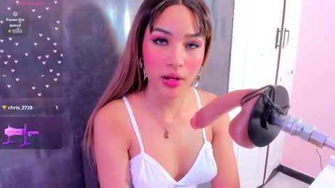 Snapshot of jess_ackerman chatting on 11.05.25 Jess online show from 11.05.25