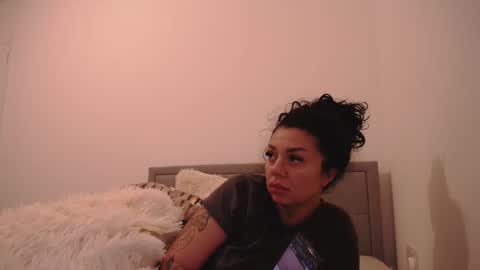 Snapshot of jessebella chatting on 01.19.25 jesse online show from 01.19.25