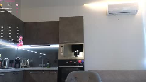 Snapshot of jessiexxi chatting on 09.14.25 Jessie   TG channel  online show from 09.14.25