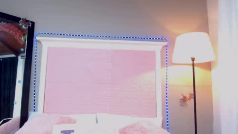 Snapshot of jessyzoe chatting on 01.21.25 Jessy online show from 01.21.25