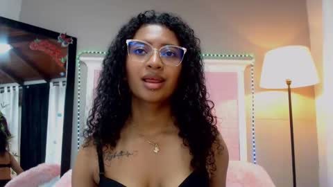 Snapshot of jessyzoe chatting on 01.27.25 Jessy online show from 01.27.25