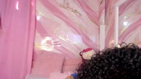 Snapshot of jessyzoe chatting on 09.17.25 Jessy online show from 09.17.25