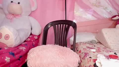 Snapshot of jessyzoe chatting on 10.20.25 Jessy online show from 10.20.25