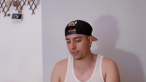 Snapshot of jhoan_saenz chatting on 03.12.25 Jhoan Saenz online show from 03.12.25