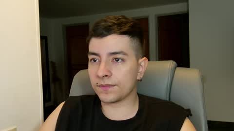 Snapshot of jhoan_saenz chatting on 09.29.25 Jhoan Saenz online show from 09.29.25