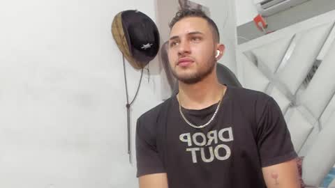 Snapshot of jhonny_flames7 chatting on 01.26.25 jhonny online show from 01.26.25