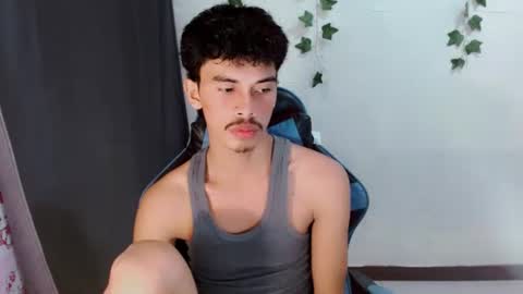 Snapshot of jim_cumxx chatting on 10.10.25 JIMBOY online show from 10.10.25