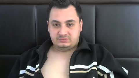 Snapshot of jnsnw chatting on 02.28.25 jnsnw online show from 02.28.25