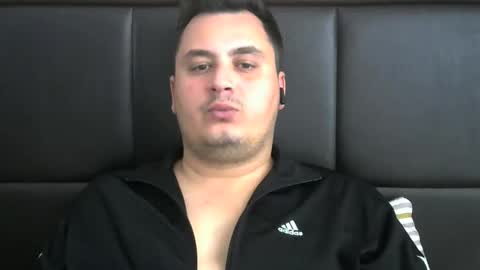 Snapshot of jnsnw chatting on 10.18.25 jnsnw online show from 10.18.25