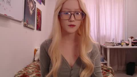 joan_kiss online show from 10.19.25