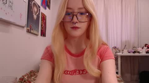 joan_kiss online show from 10.24.25