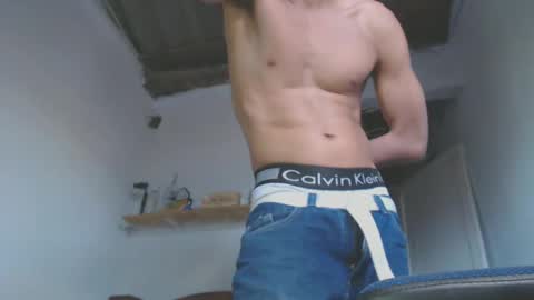 Snapshot of johantorres19 chatting on 01.10.25 johantorres19 online show from 01.10.25