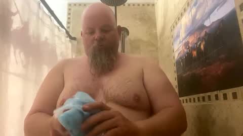 Snapshot of john40a chatting on 10.06.25 John online show from 10.06.25