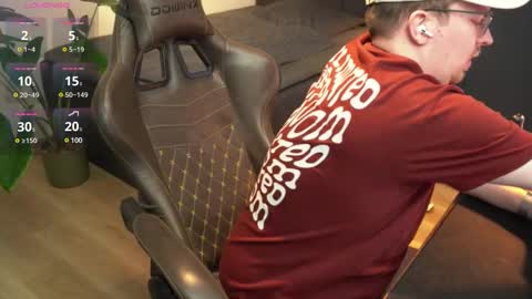 Snapshot of johndor22 chatting on 02.08.25 Jones online show from 02.08.25