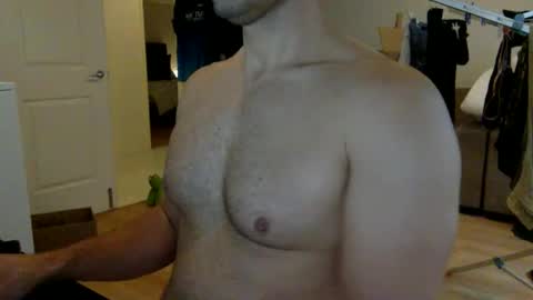 Snapshot of johnhotxxxx chatting on 09.17.25 LETSPLAY online show from 09.17.25