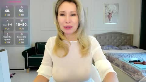 Jolie Ozolla online show from 10.13.25