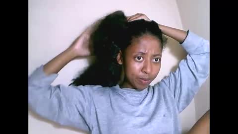 Snapshot of joliekah27 chatting on 11.01.25 joliekah27 online show from 11.01.25