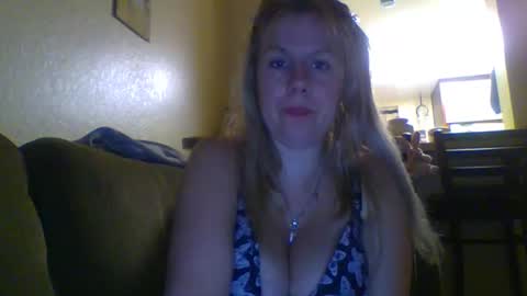 Snapshot of josiecaruso chatting on 10.30.25 Lana Caruso online show from 10.30.25