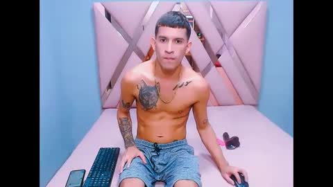 Snapshot of josue_linares chatting on 09.26.25 josue_linares online show from 09.26.25