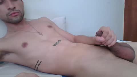 Snapshot of jovenvergonguapo09 chatting on 01.07.25 Van Helsing online show from 01.07.25