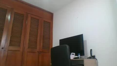 Snapshot of jovenvergonguapo09 chatting on 01.11.25 Van Helsing online show from 01.11.25