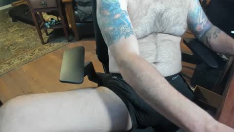 Snapshot of jsimon04 chatting on 12.29.24 jsimon04 online show from 12.29.24