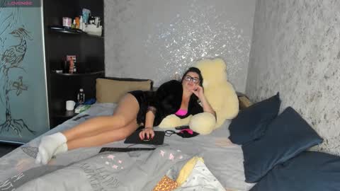 Snapshot of ju__lia chatting on 10.14.25 Ju  lia online show from 10.14.25