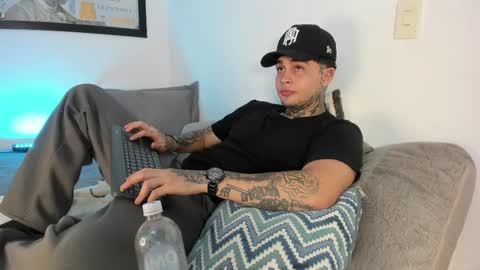 Snapshot of juan_alvarez18 chatting on 09.13.25 juan_alvarez18 online show from 09.13.25